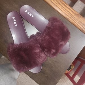 DKNY slippers